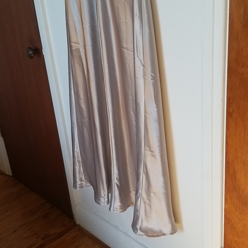 Dress - Picture 7 of 7